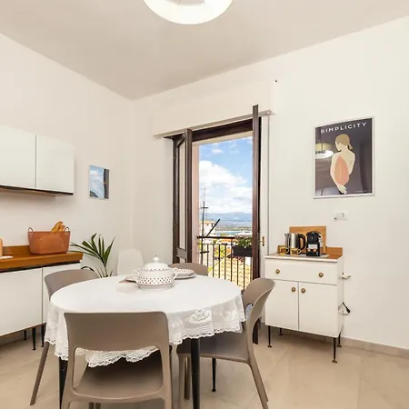 Nonna Adelina A 150 M Da Cala Moresca Apartment